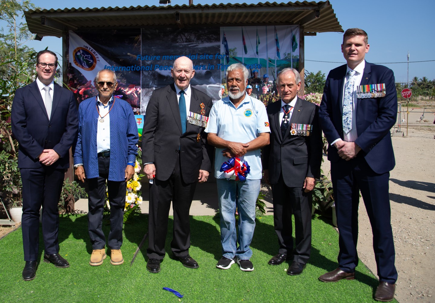 L to R: Minister Matt Keogh; President of Timor-Leste José Ramos-Horta; General the Honourable Sir Peter Cosgrove AK CVO MC (Retd); Prime Minister of Timor-Leste Kay Rala Xanana Gusmão; Major General Martyn Dunne (Retd, New Zealand), and Mr Tim Costley, Member for Ōtaki and veteran of the New Zealand Air Force, at a commemoration of the 25th Anniversary of the International Force INTERFET in Dili, Timor-Leste. (Image: Defence
