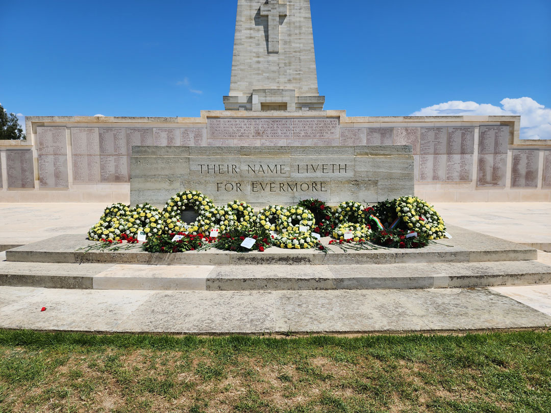 The Lone Pine Memorial stands on the site of one of the fiercest offensives and overlooks the whole front line of May 1915. It commemorates more than 4,900 Australian and New Zealand servicemen who died in the Anzac area whose graves are not known. Others named on the memorial died at sea.