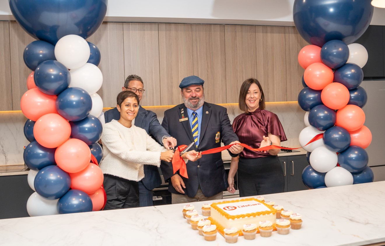RSL LifeCare Chair Sangeeta Venkatesan, Deputy President of the Repatriation Commission Mark Brewer AM CSC and Bar, RSL NSW Central Southern District Council President Richard Peter Lipscomb, and RSL LifeCare CEO Janet Muir cut the ribbon at the opening of the Queanbeyan Hub.