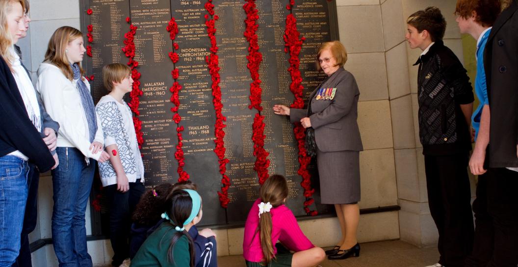 Veteran and children - Australian War Memorial