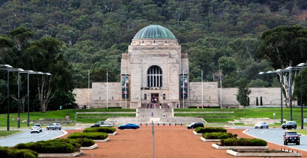 Photo of the Australian War Memorial with Anzac Parade in foreground